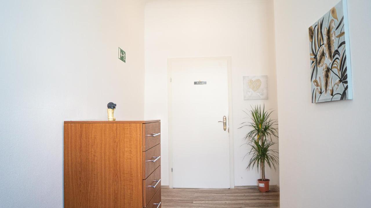 Spacious Shared Apartment Schoenbrunn Vienna Esterno foto
